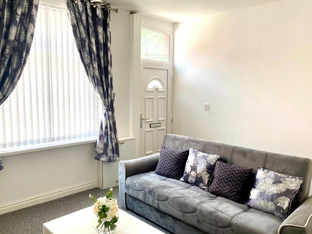 Cosy Cheerful 2 Bedrooms Near Piccadilly, Etihad Stadium Sleeps Up To 5 Manchester Buitenkant foto