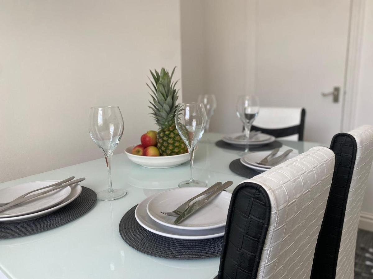 Cosy Cheerful 2 Bedrooms Near Piccadilly, Etihad Stadium Sleeps Up To 5 Manchester Buitenkant foto